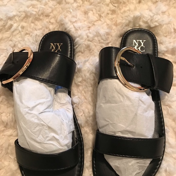 Sandals - Picture 3 of 4